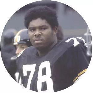 Dwight White - American football player