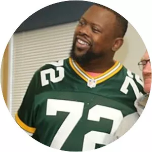 Earl Dotson - American football player