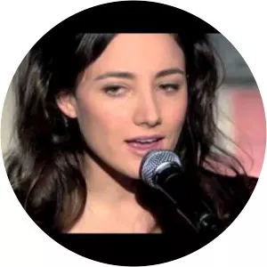 Ebony Buckle - Singer