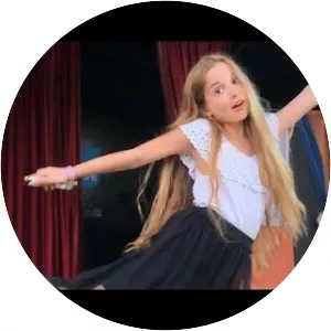 Ecrin Su Çoban - Musical artist