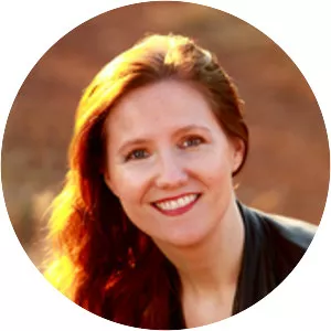 Eden Summers - Author