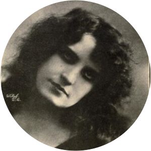 Edna Maison