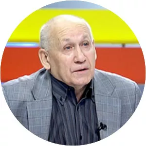 Eduard Khanok Musician