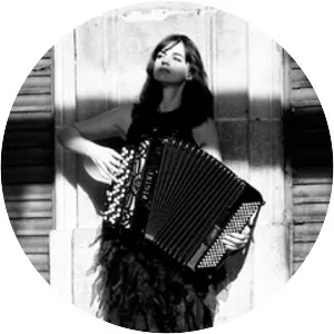 Edurne Arizu - Singer