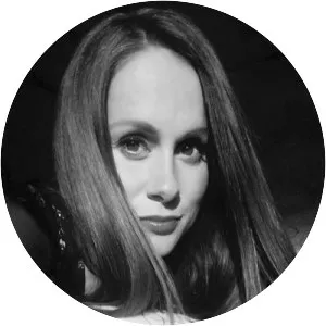 Elaine Glover - English actress