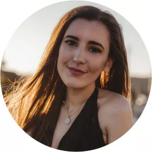 ELASKIA - Musical artist