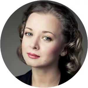 Elena Korobeynikova - Actress