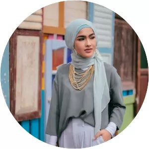 Elfira Loy