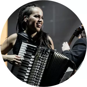 Eliane Correa - Musical artist