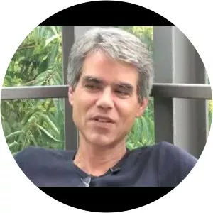 Elias Perrig - Director