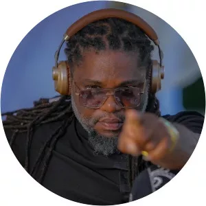 Elijah Seychelles - Musical artist