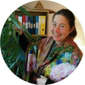 Elisabeth Hsu - Author