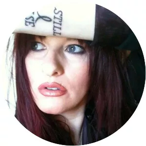 Eliska Hahn - Actress