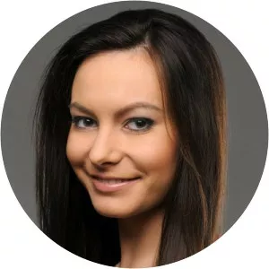 Elizabeth Drobotová - Actress