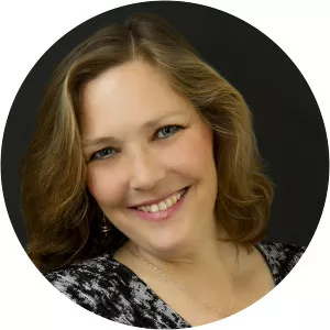 Elizabeth Farnum - Soprano