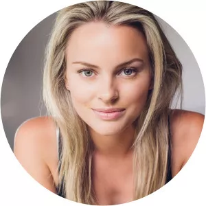 Elizabeth Felker - Actor