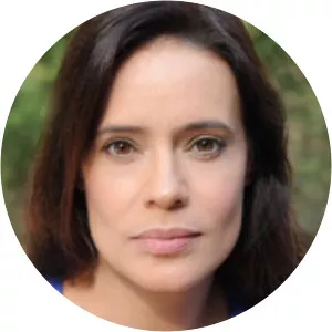 Elizabeth Jasicki - Actress