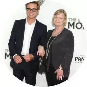 Elizabeth Labberton - Teacher ‧ Simon Baker's mother