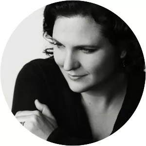 Elizabeth Lucas photograph