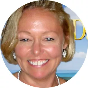 Elizabeth Snyder - American television writer