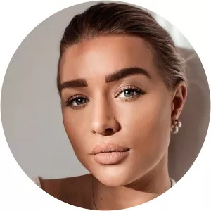 Elize Kruuk - TV personality