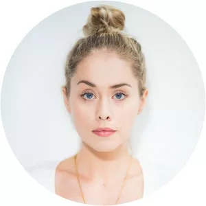 Elke Shari Van Den Broeck