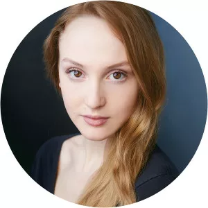 Ella Farlinger - Actress