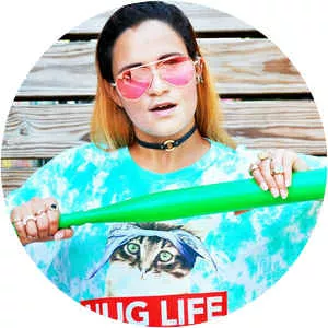 Ella Loponte - Musical artist