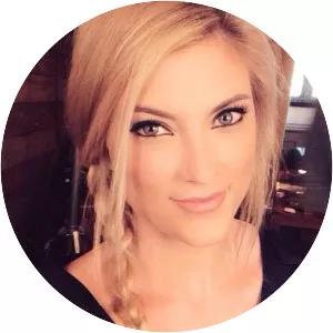 Elle Fowler - YouTuber