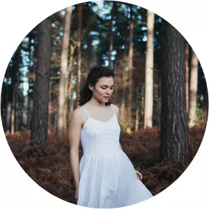 Ellie Gowers - Singer