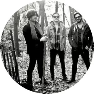 Elliot & the Ghost - Musical group