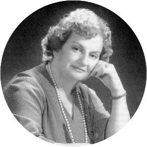 Elvira Savi Musician