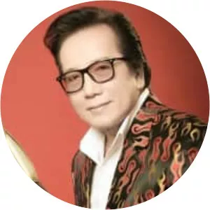 Elvis Phương