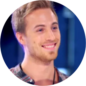 Elya Zambolin - Musical artist