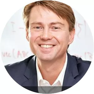 Emanuel Moench - Economist