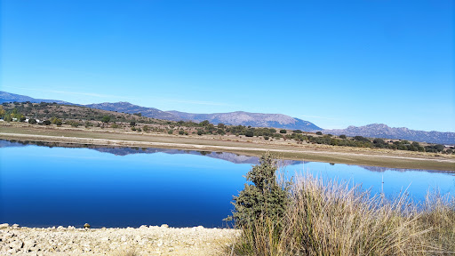 Embalse de Pedrezuela - Fishing pond in Spain