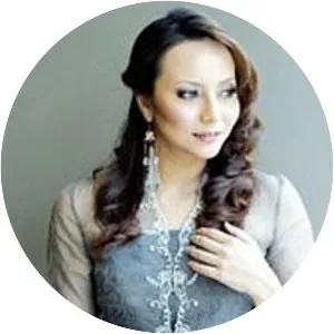 Emelda Rosmila - Movie actress