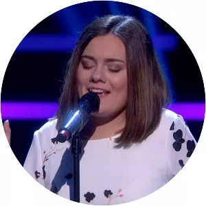 Emelie Hollow - Musical artist