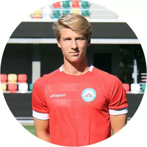 Emil Junge - Football player