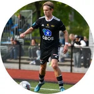 Emil Tjøstheim - Football player
