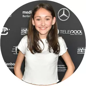 Emily Kusche - Actress