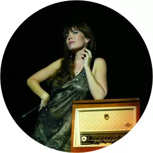 Emily Pello Musician - Singer