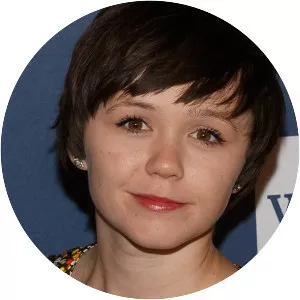 Emily Skeggs - American actress