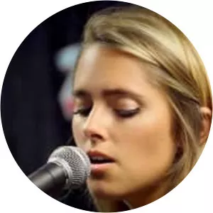 Emily Zeck - Musical artist