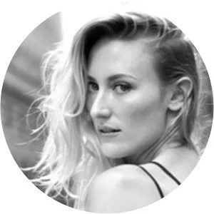 Emma Barrett - Actress