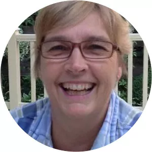 Emma Dinicol - Joe Dinicol's mother