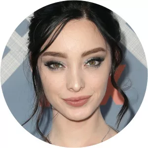 Emma Dumont - American actress