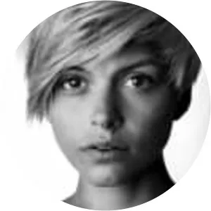 Emma Elle Roberts - Actress