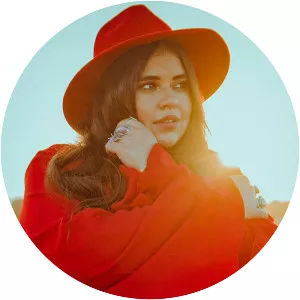 Emma Kern - Musical artist