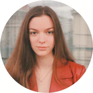 Emma Kvevik photograph